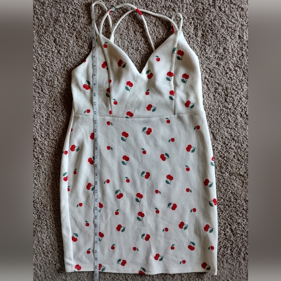White Cherry Dress Size Large New - Picture 13 of 17